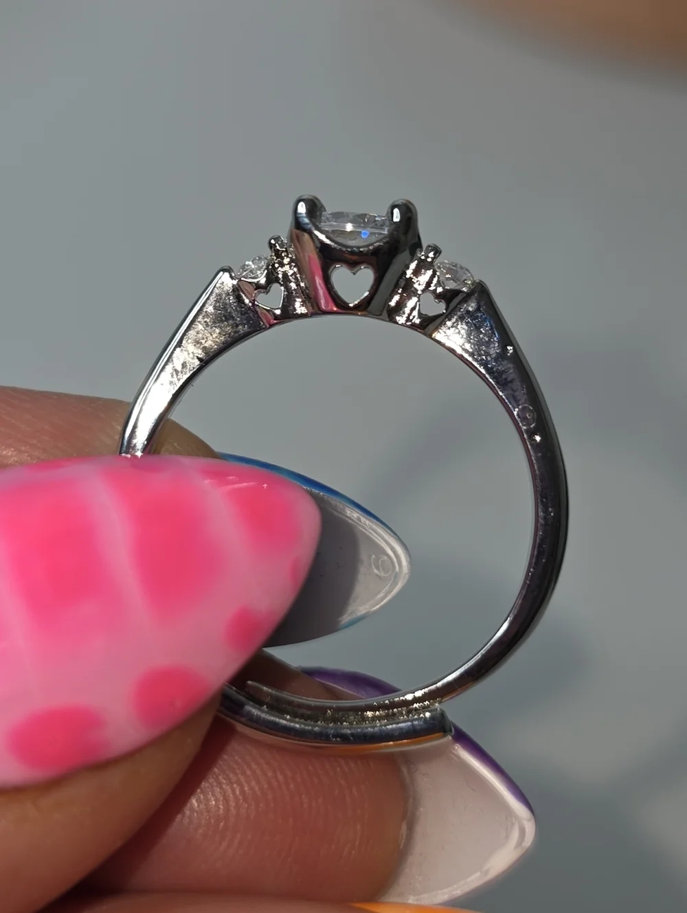 Silver Plated Three Stone Sparkly Cubic Zirconia Adjustible Heart Detail Ring